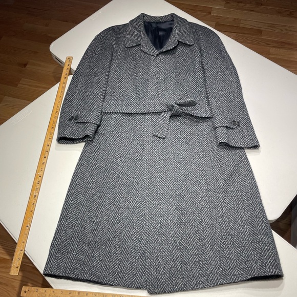 Haute Rive Other - Haute Rive Gray Herringbone Belted Coat Raglan Sleeve Coat